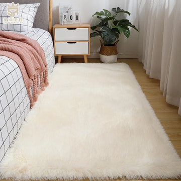 Solid Color Silk Wool Bedside Blanket for Girls Ins Bedroom Plush Carpet Silicone Non Slip Bottom Living Room Carpet Cute Rug