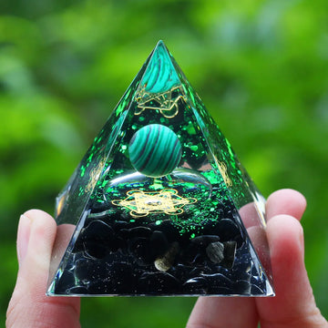 2025 Crystal Orgone Pyramid Energy Generator 5cm Natural Amethyst Peridot Reiki Chakra Meditation Tool Home Decor Christmas Gift