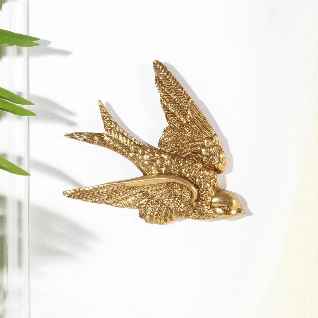 1 piece, 3.8*4.7/5.6*6.6 inch resin material retro gold flying swallow home wall decoration wall hanging