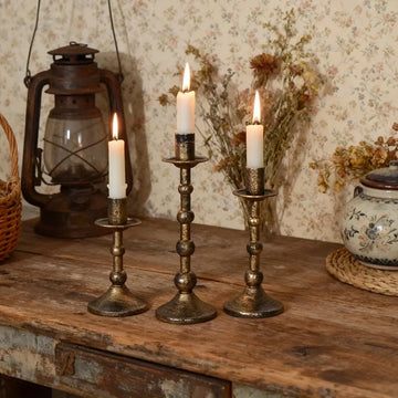 Retro Metal Candle Holder Candlestick for Candles Country Room Decoration Candlestick Romantic Candlelight Dinner Ornaments Gift