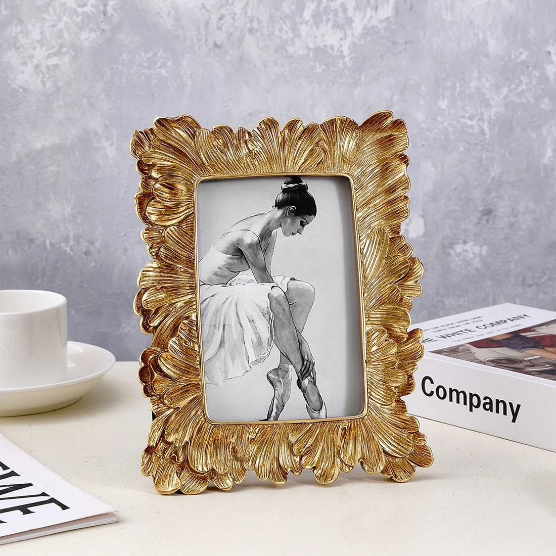 1PC Vintage Gold Palm Leaf Pattern Resin Photo Frame, suitable for family photo display and shooting prop decoration
