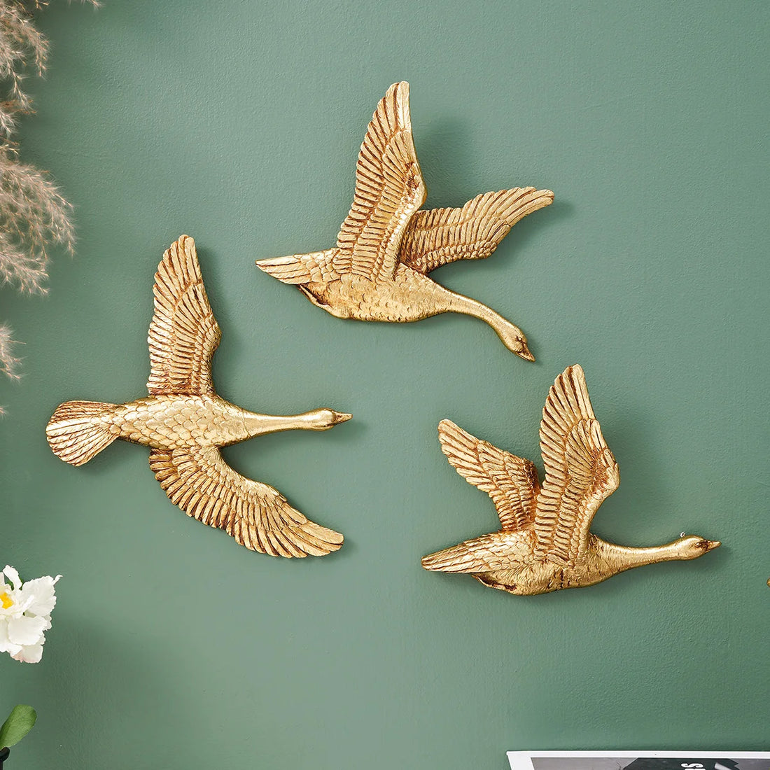 1PC, a home wall decoration in the shape of a wild goose spreading its wings, made of golden and white resin material