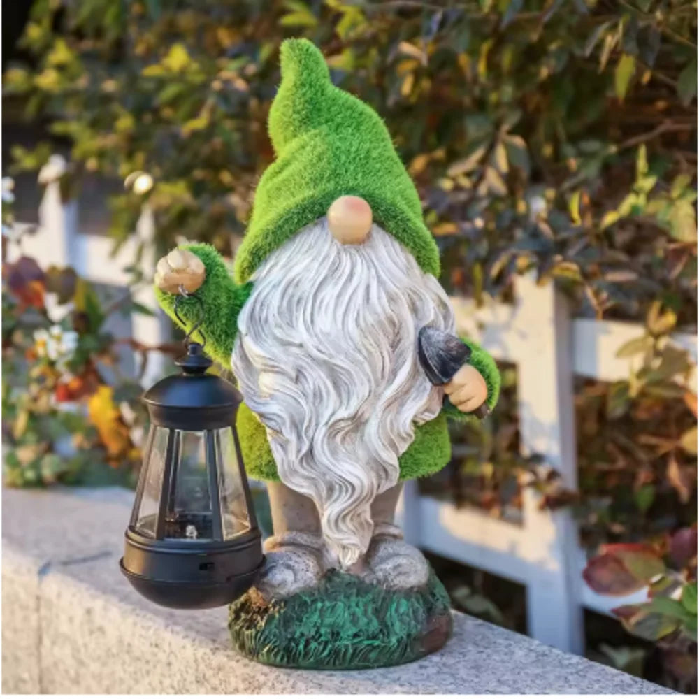 Landscape Light with Dwarf Holding Shovel Garden Resin Elf Statue Light Outdoor Patio Courtyard Solar Decorative Light