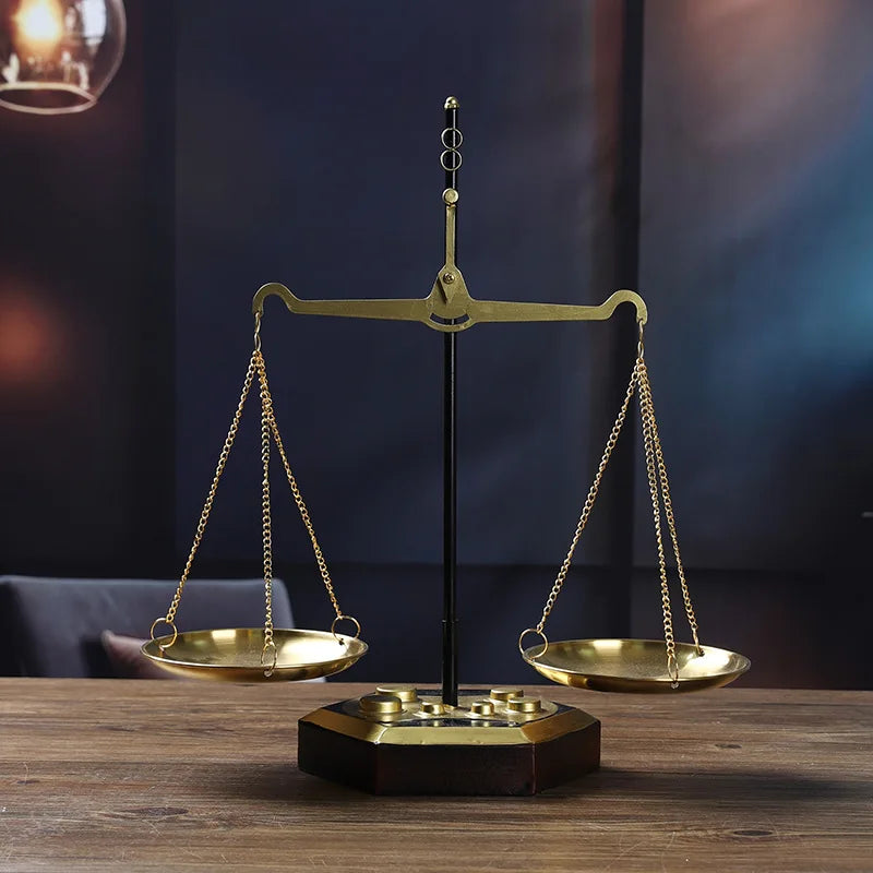 Retro Nostalgic Vintage Handmade Iron Balance Lawyer Fair Work Flat Scale Shop Window Entrance Decoration Ornament