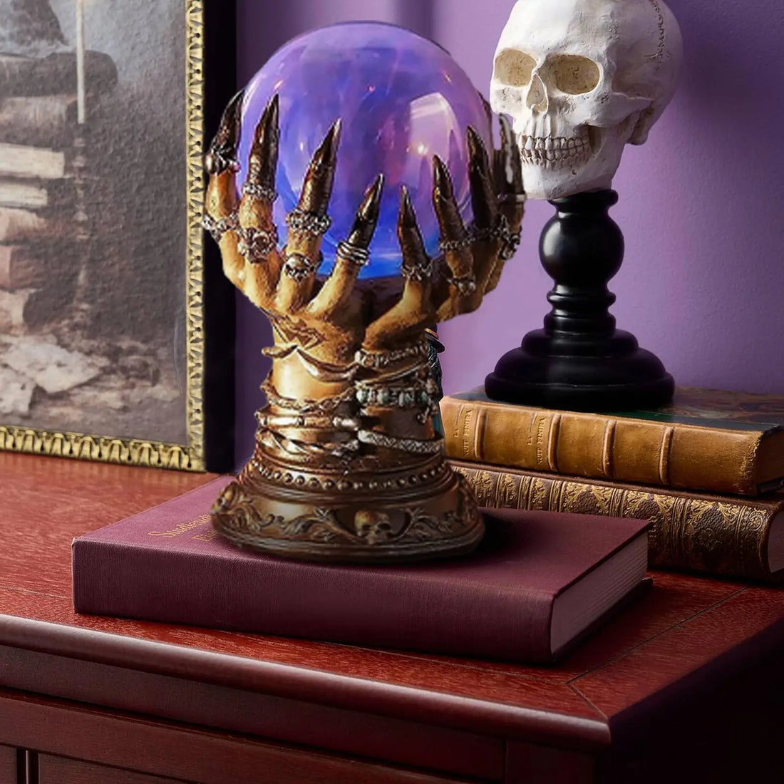 Witch's Grasp Crystal Ball Light - Gothic Decor LED Lamp, Skeleton Hand Crystal Ball, Mystical Home Decor for Halloween & Cospla