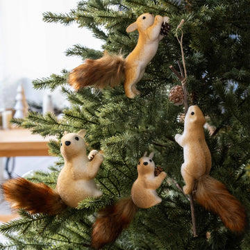 Squirrel Figurine Foam Light-weight Squirrel Ornament Lifelike Squirrel Decoration For Christmas Tree Table Centerpiece