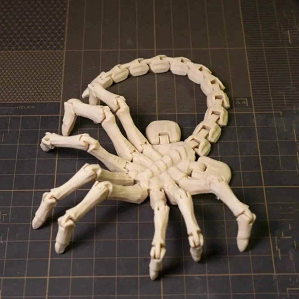 Desktop Decoration Alien Facehugger Model With Flexible Joints for Creative Collection Alien Face Hugging Insect Model