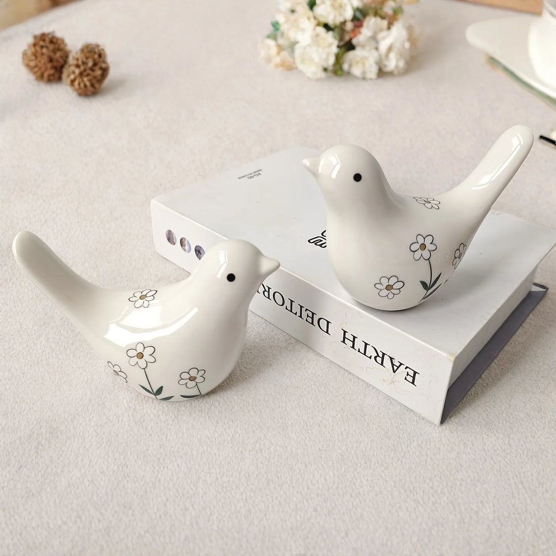 Ceramic Bird Figurine with Daisy Floral Print White  Bird Statue for Home Table Shelf Bedroom Living Room Home Decor Gift