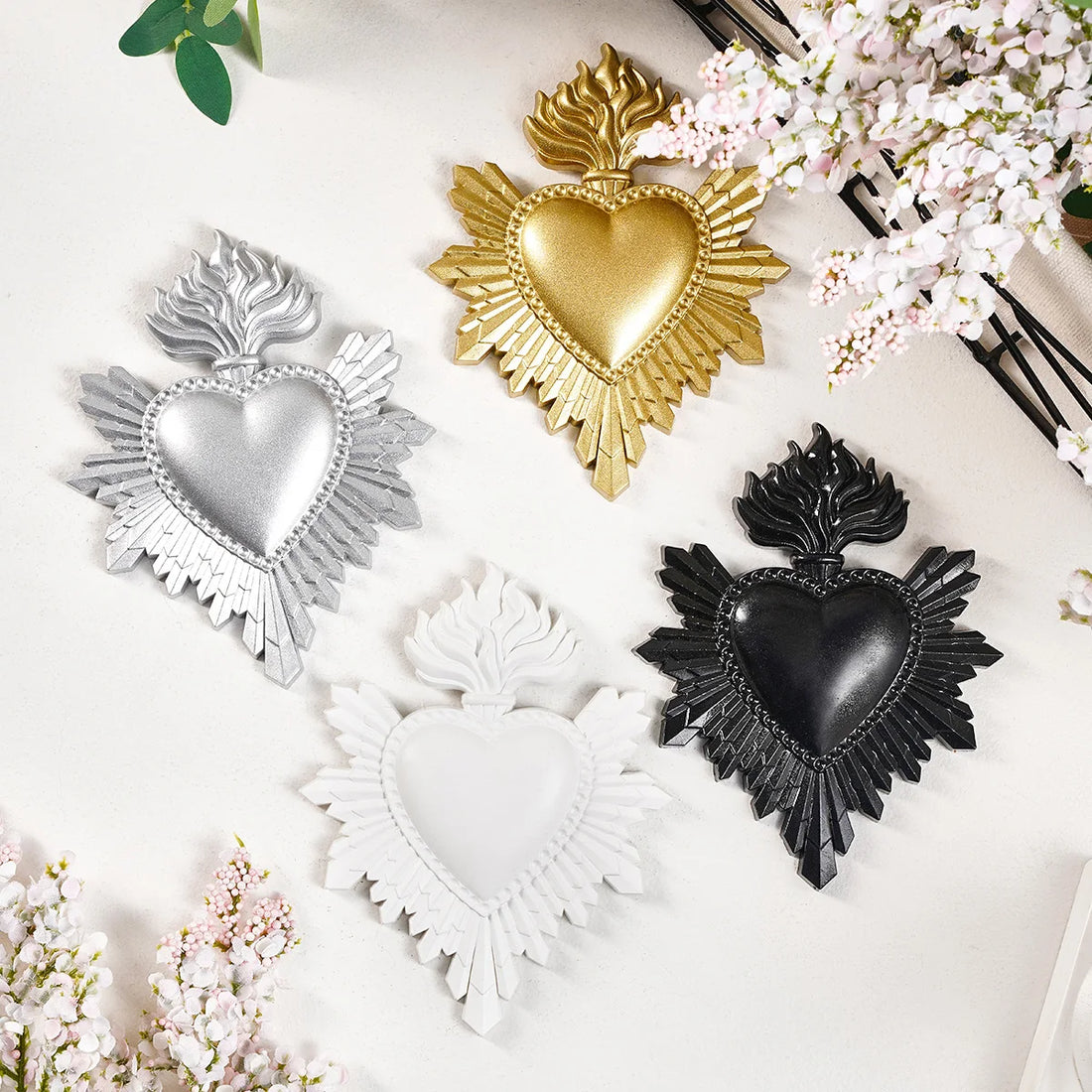1PC, made of resin, flame-shaped heart-shaped decorative handcrafted item for hanging, suitable for home wall decoration
