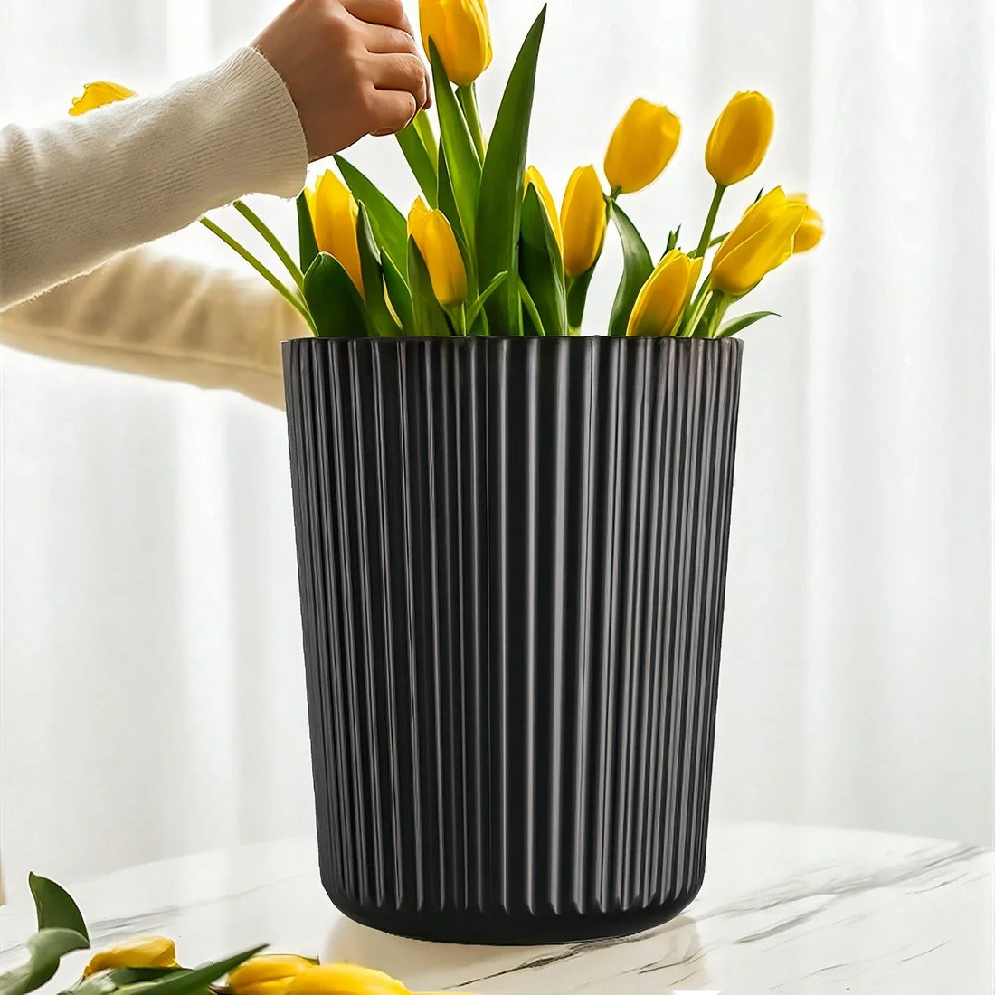 Striped Circular Plastic Flower Pot, Simple Design Planter Suitable For Indoor/Outdoor Decoration Of Home Garden, Patio,Office