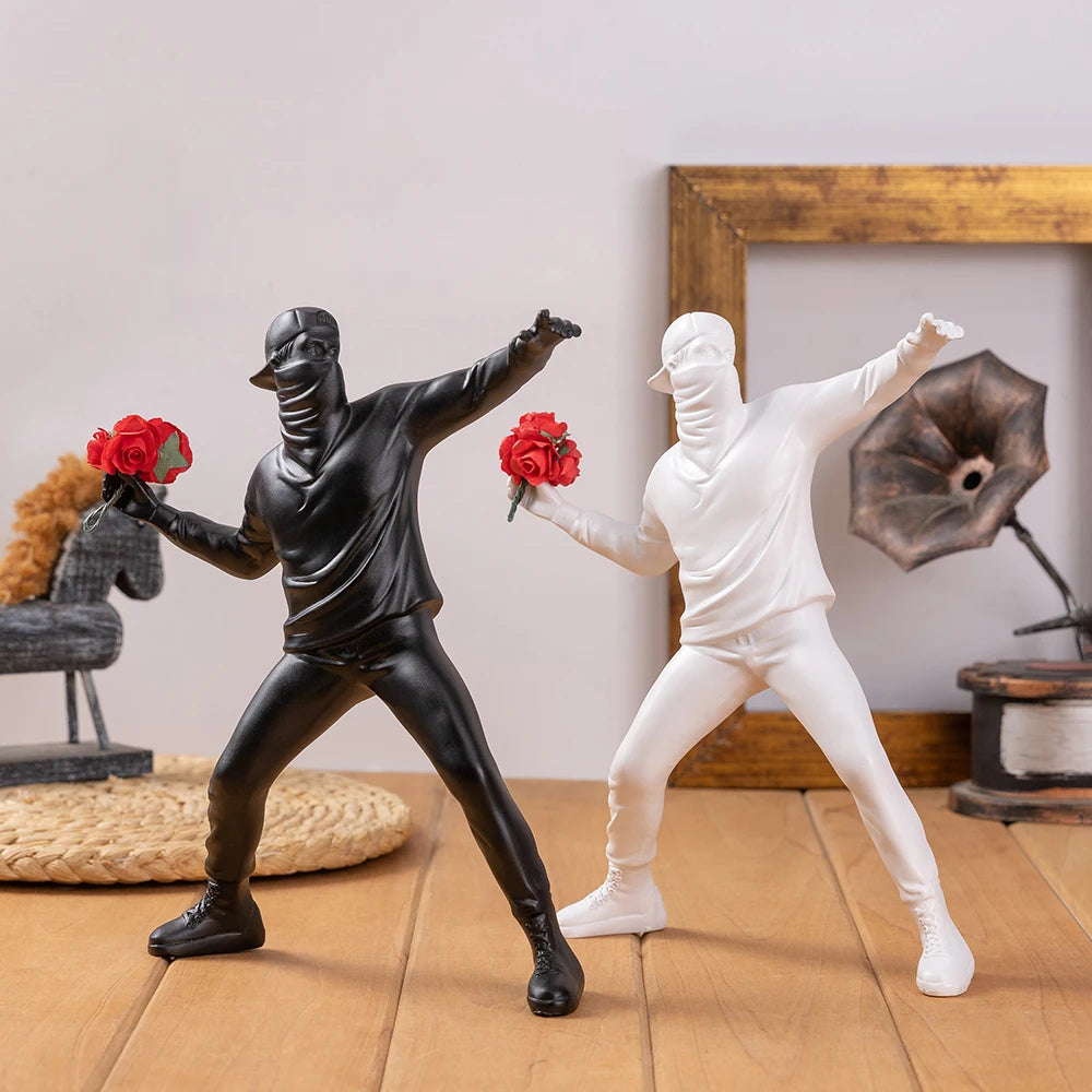 Flower Thrower Sculpture,Figurine for Home Decoration,Office Desk and Bookshelf Ornaments, Modern Decorative Character Figurines