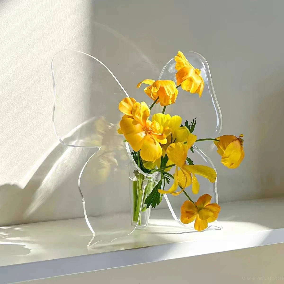 Acrylic Butterfly Frame Vase INS Modern Flower Vase Minimalist Clear Butterfly Vase Art Flower Holder Aesthetic Vase Home Decor