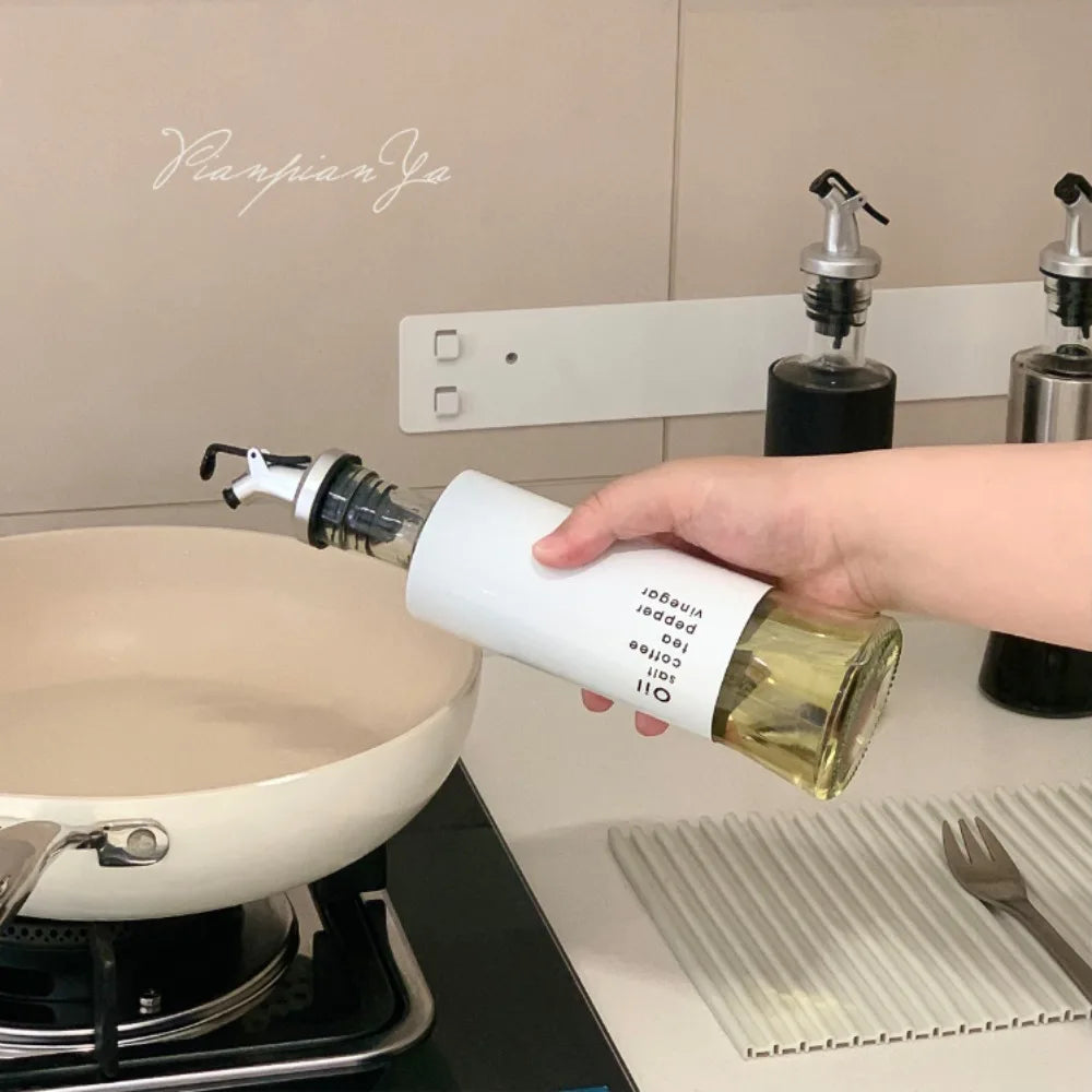 Nordic Kitchen Oil Dispense Stainless Steel Cooking Oil Container Spout Glass Kitchen Liquid Dispenser Bottle Vinegar Pot