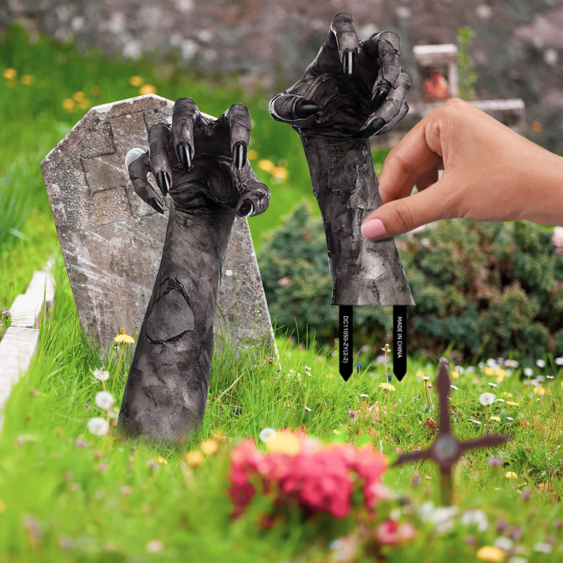 3D Simulation Halloween Ghost Hand Garden Decoration Plug in Outdoor Courtyard Spooky Decoration